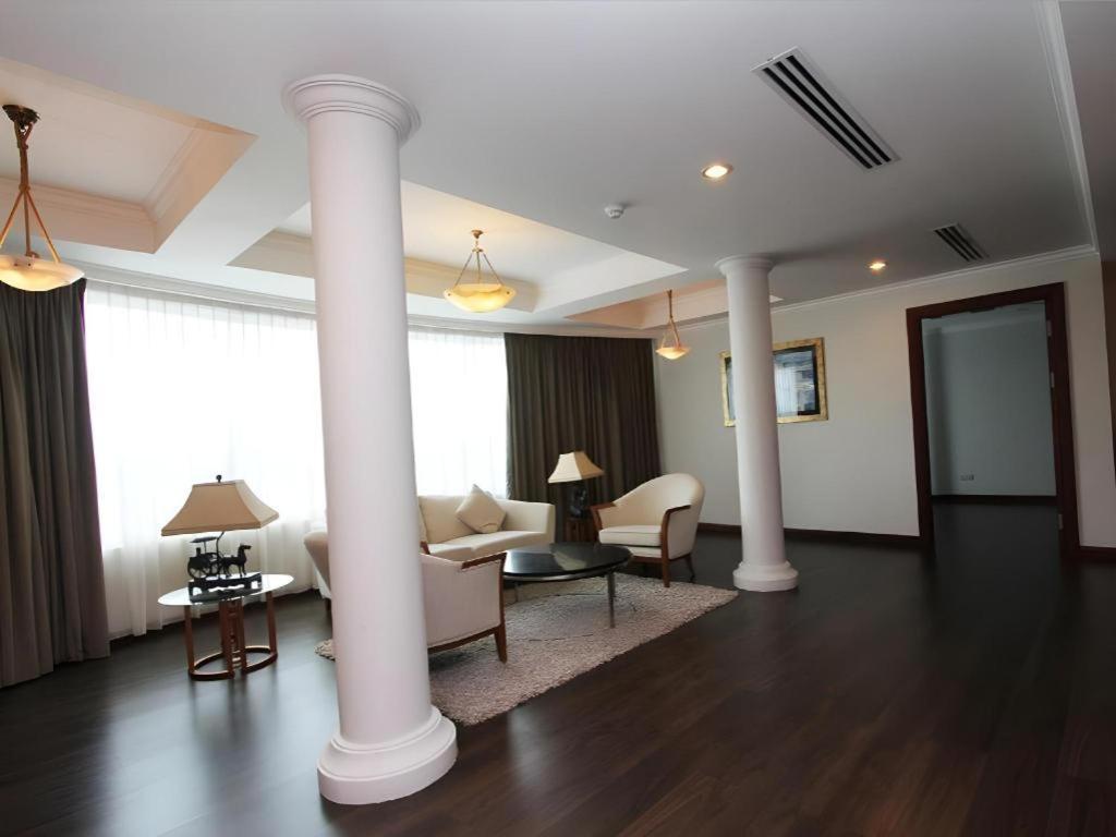 Plaza Sutera Biru Hotel Kuala Belait Exteriör bild